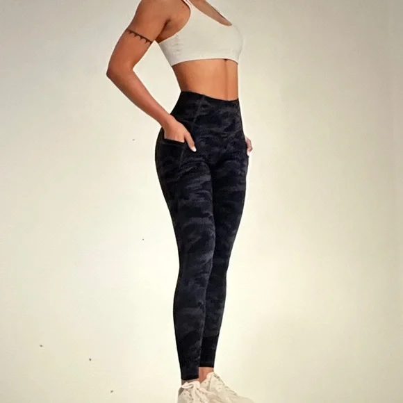 ❣️5|$25❣️Leggings with pockets for women, high waisted, seamless. 🆕 - Picture 4 of 6